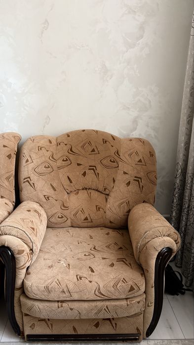 диван с кроватью со встроенным шкафом  торг есть