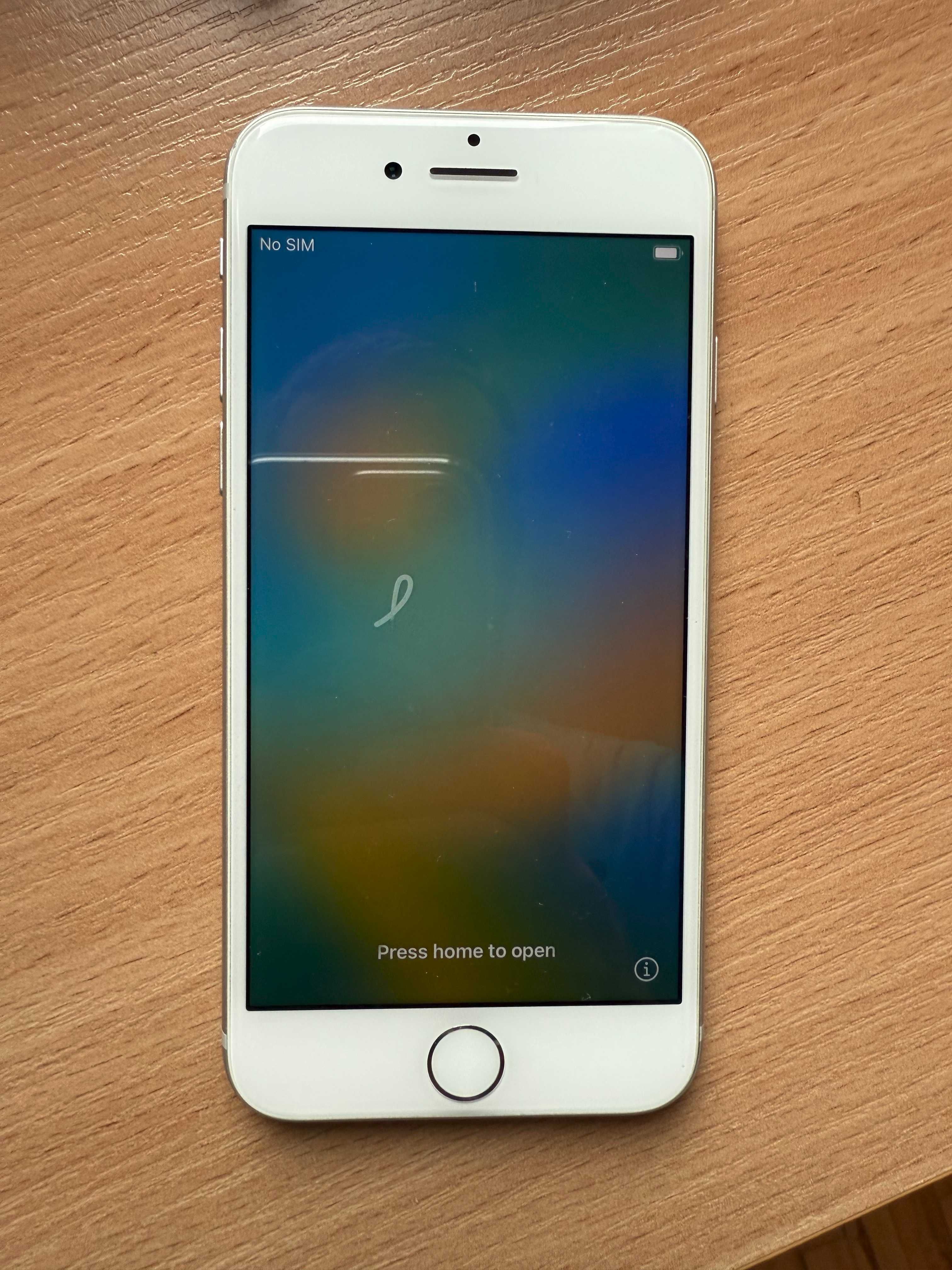 iPhone 8 64GB бял
