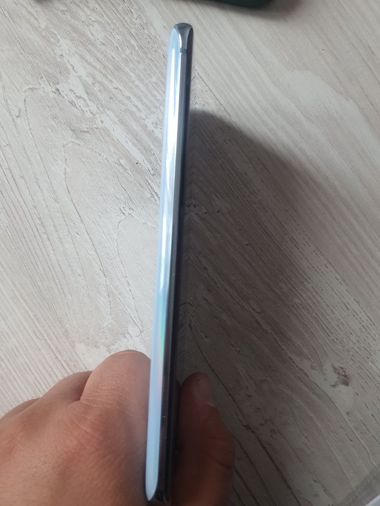 Samsung Galaxy S20, 128 Gb,Liber de rețea,albastru,stare foarte buna