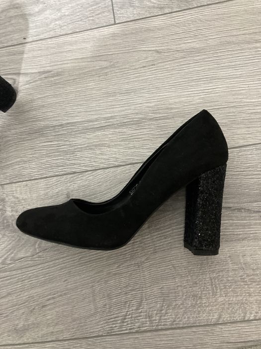 pantofi cu toc cu sclipici