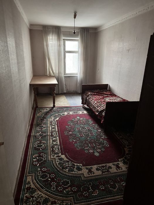 3 xonali kvartira sotiladi