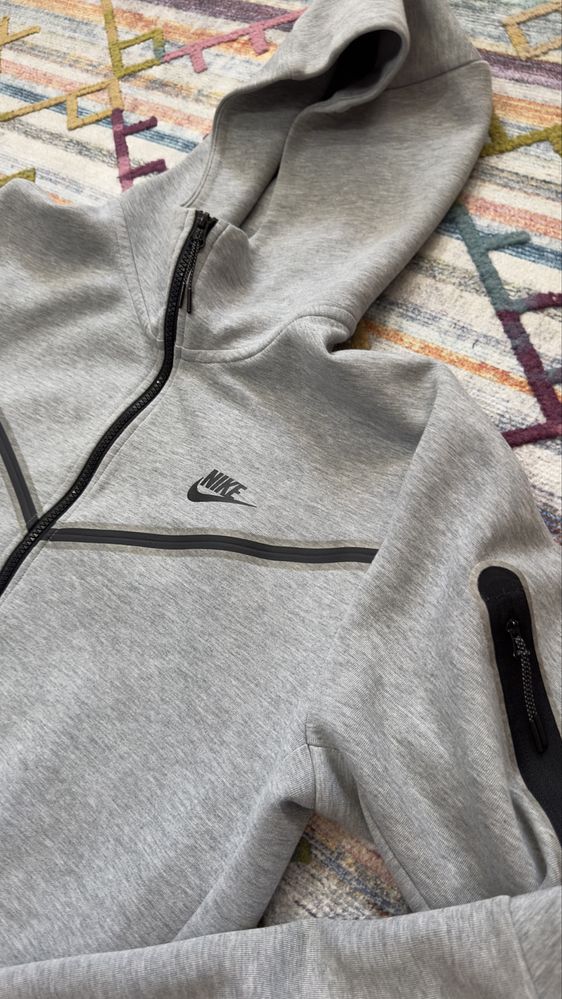 Nike tech fleece горнище