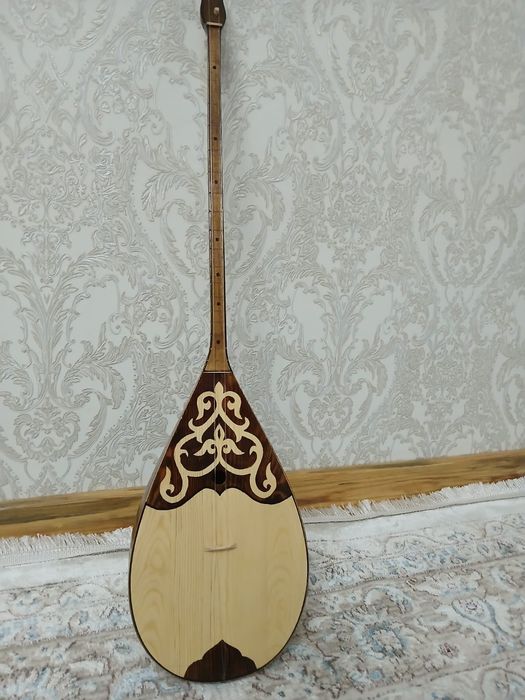 Продаётся домбыра