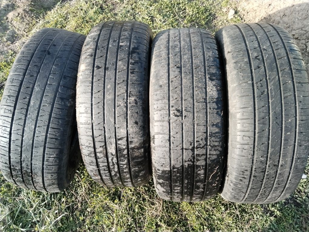 Шины размер 265/65 R17, четыре болона в хорошем состоянии