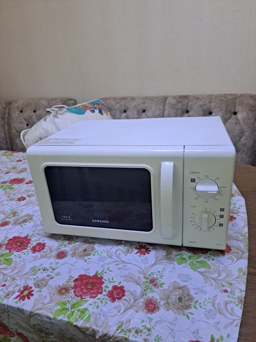 Samsung 23л микроволновка продаю