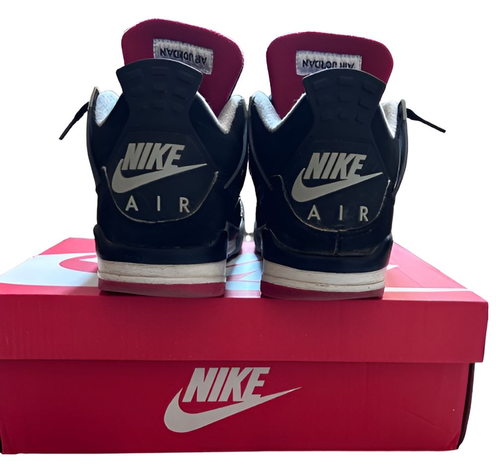Nike Air Jordan 4 Bred