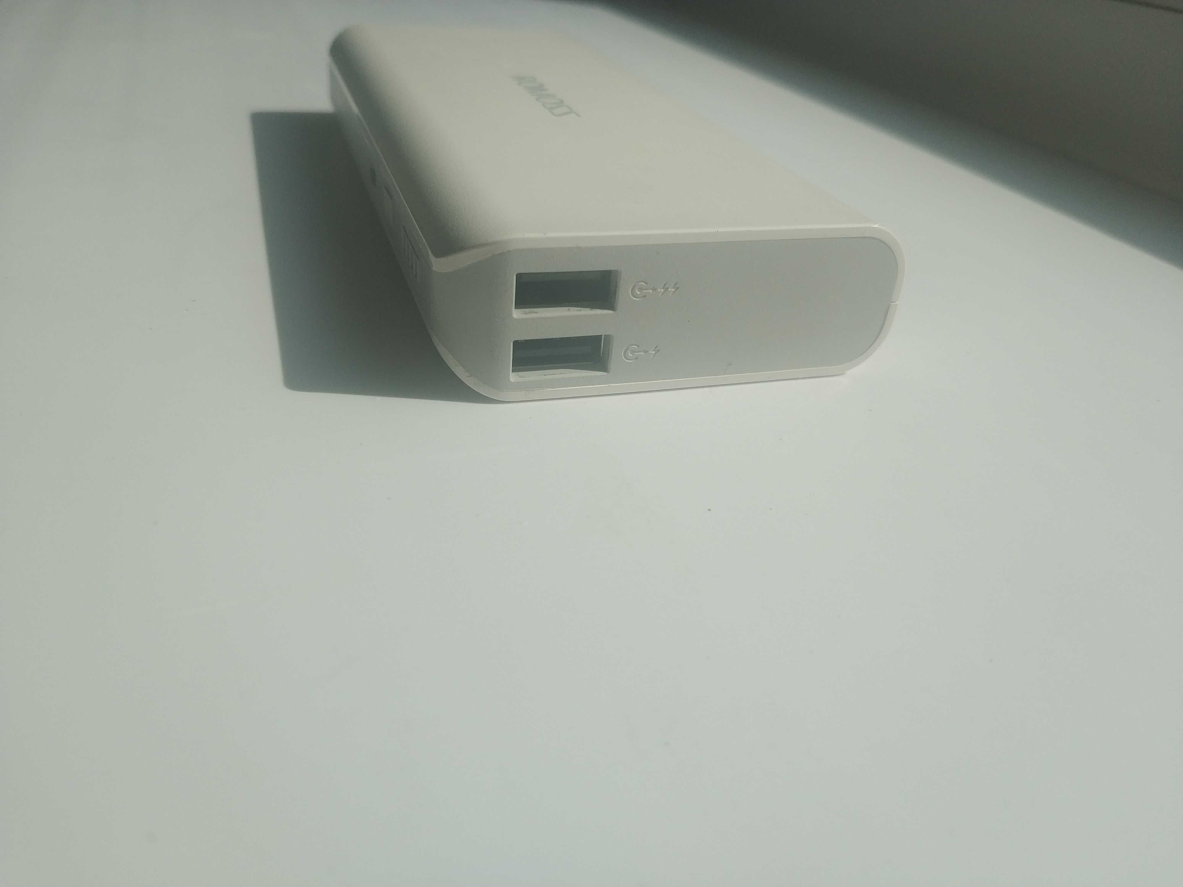 Продам Powerbank на 10400mAh