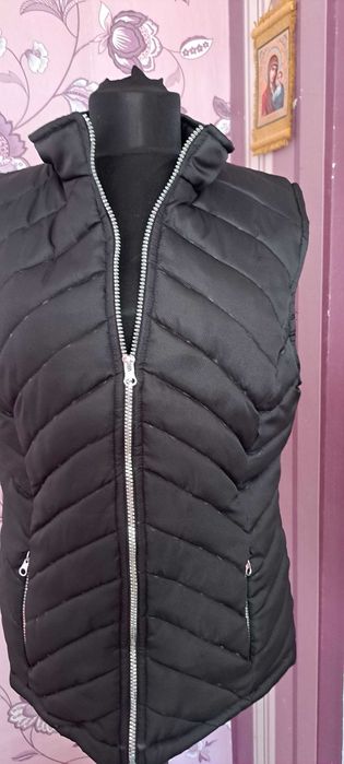 Нови дамски елеци на страхотна цена 25 лв...