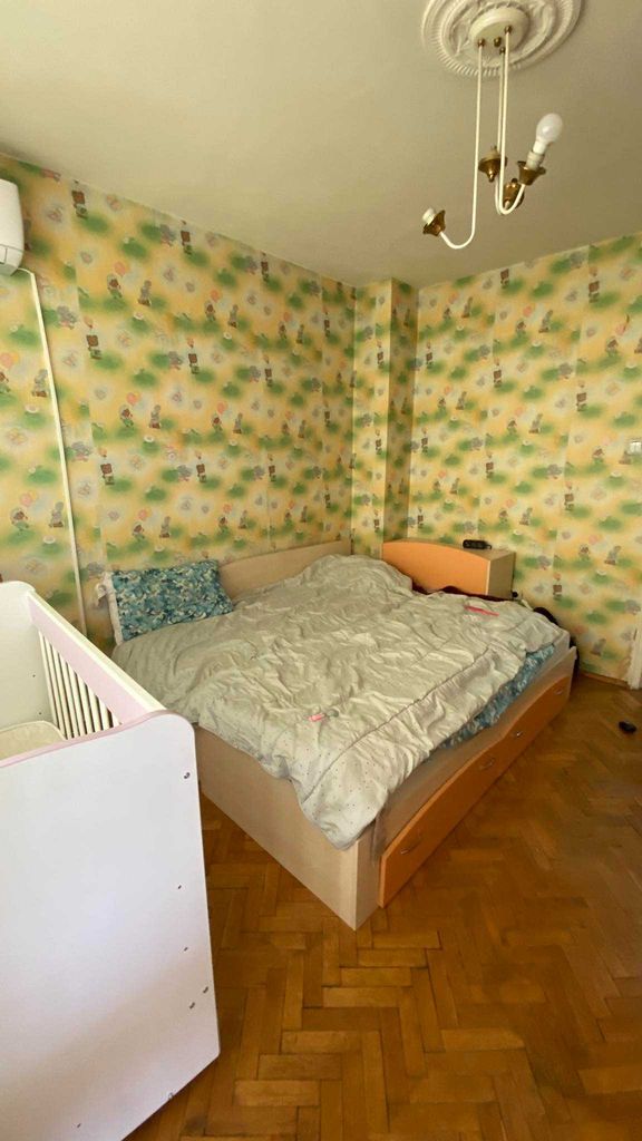 Продава се Четиристаен апартамент в Търговище, Център - 114 кв.м за 984 €/кв.м - Снимка #1