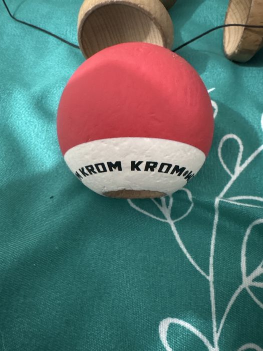Kendama Sweets cu bila krom si cupe krom