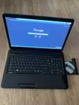 Laptop Toshiba display 17,3 led,500gb m,4gb ram vine cu incarcator.
