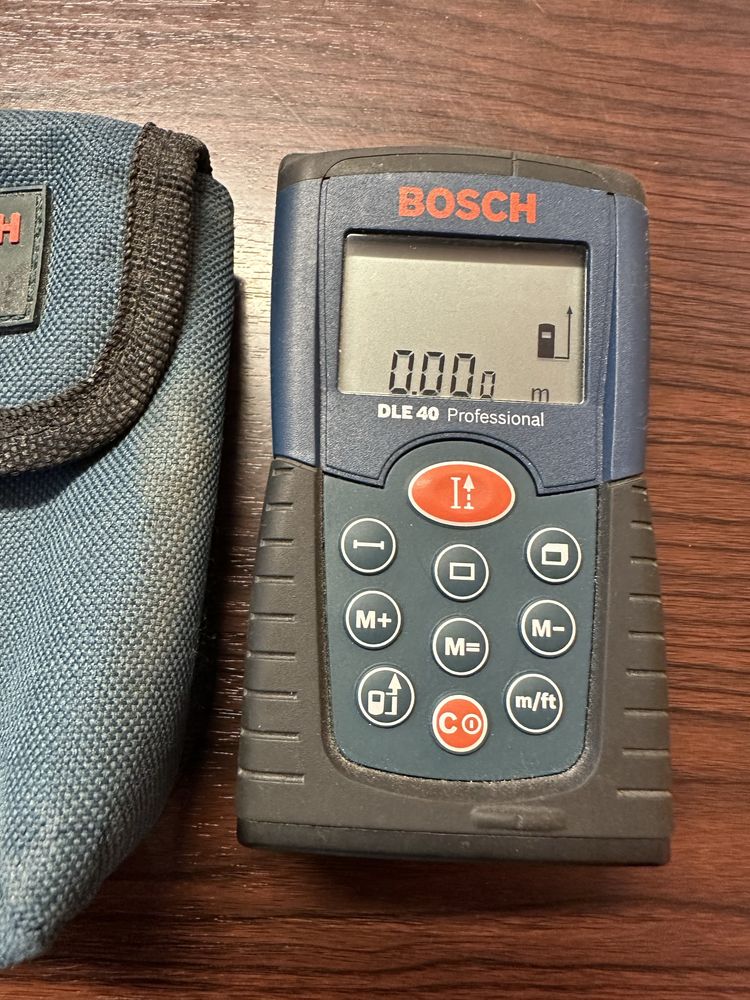 Лазерна ролетка Bosch DLE 40