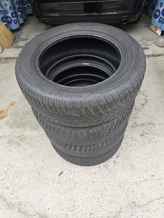 OFERTĂ-Set 4 cauciucuri de iarnă BRIDGESTONE Blizzak LM005 205/60/R16