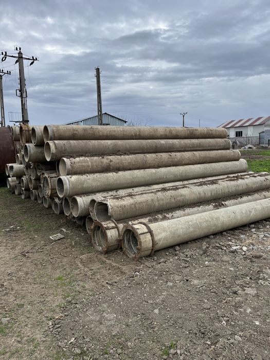 Vând tuburi din beton armat