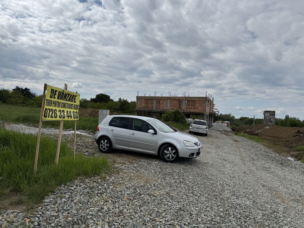 Vand teren pentru constructie bloc