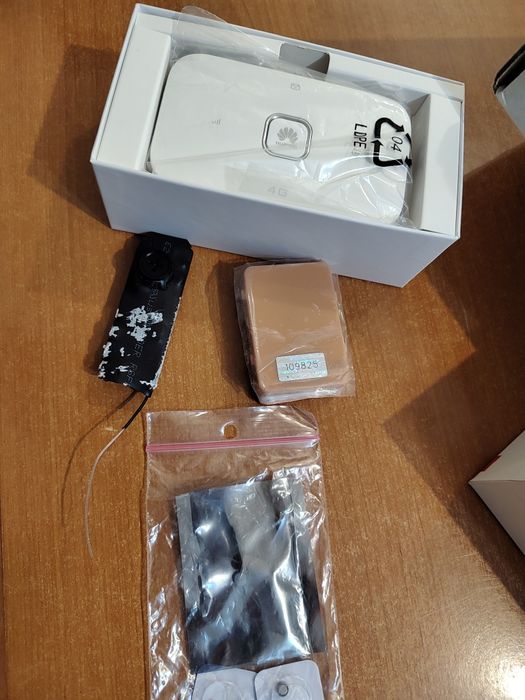 Sistem spion, camera și casca.