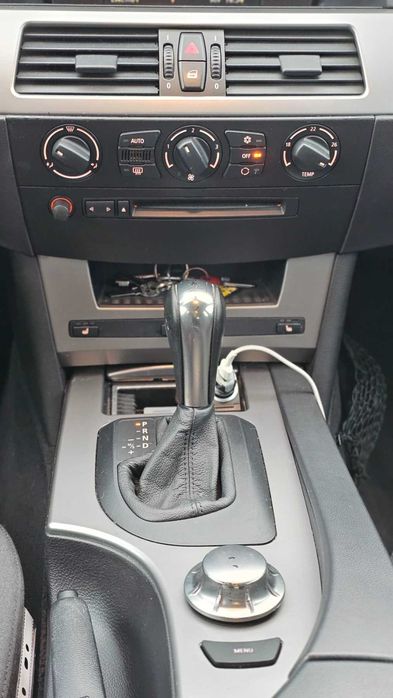 Автомобил BMW E61 530