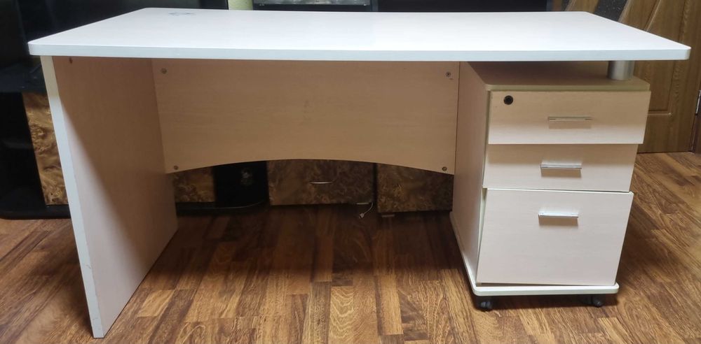 Birou de vânzare – stare foarte bună