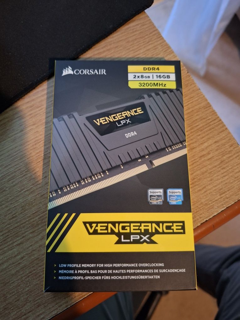 Corsair Vengeance ddr4 16gb