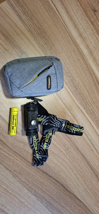 Lanterna frontală Nitecore hc60 v2