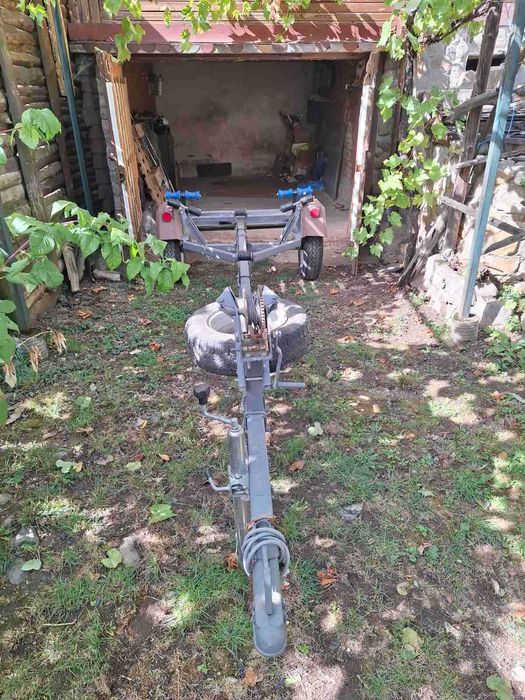 Регистриран колесар за лодка