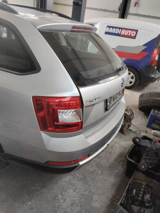 Dezmembrez skoda octavia scout DSG-RBQ  culoare LA7W cod motor CUNA