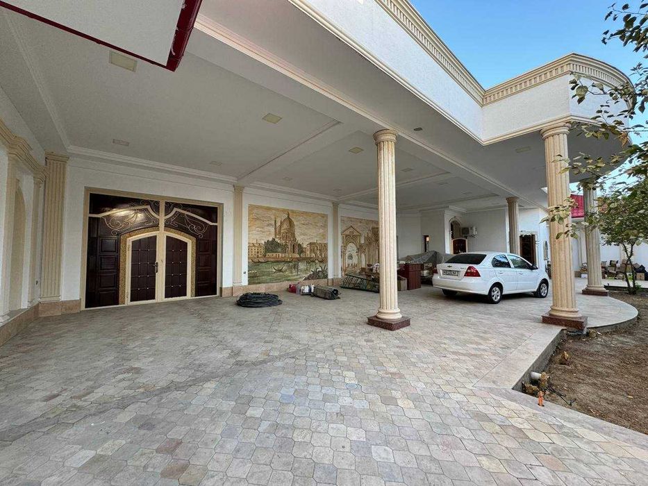 12.5 sotiqli tayyor katta hovli sotiladi.