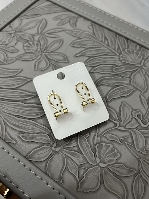 Серьги с зеленым камнем бижутерия