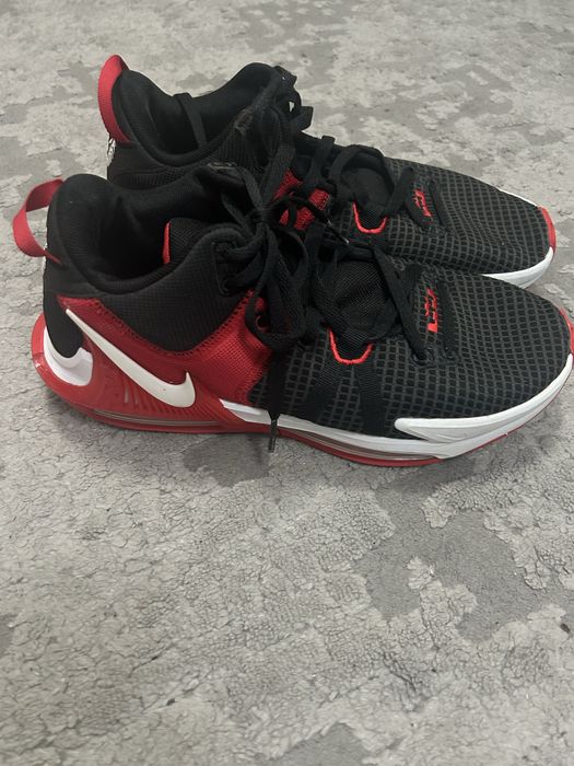 Vand adidasi  barbati