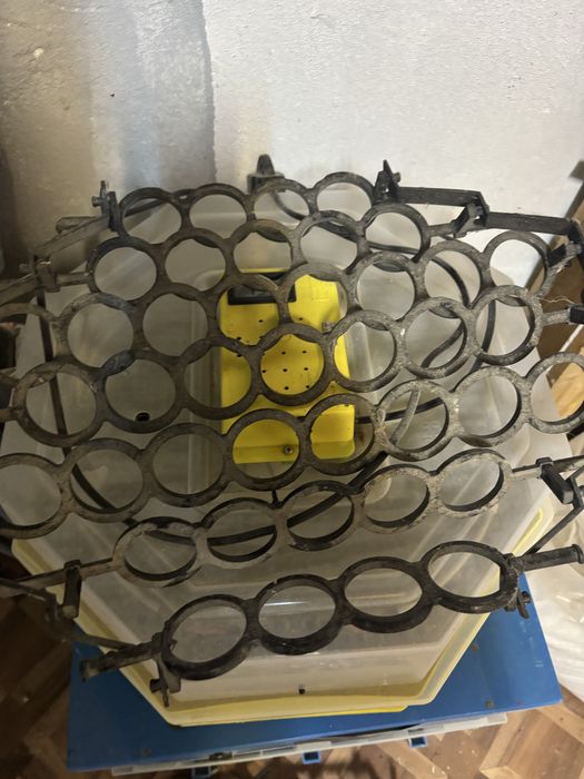 Vand 2 incubatoare !