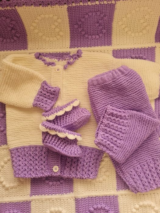 Costumas bebelusi 6-8 luni, crosetat.