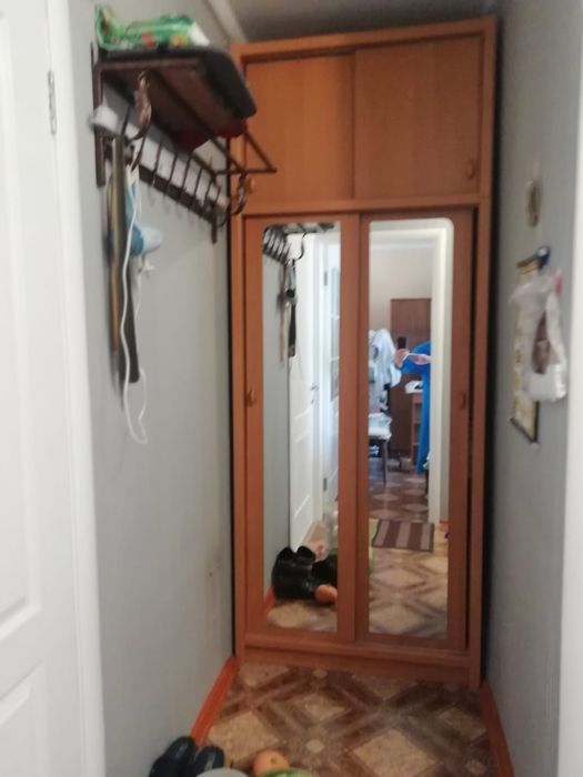 Продам Шкаф в прихожую