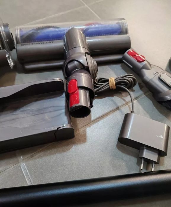 Aspirator Dyson V15