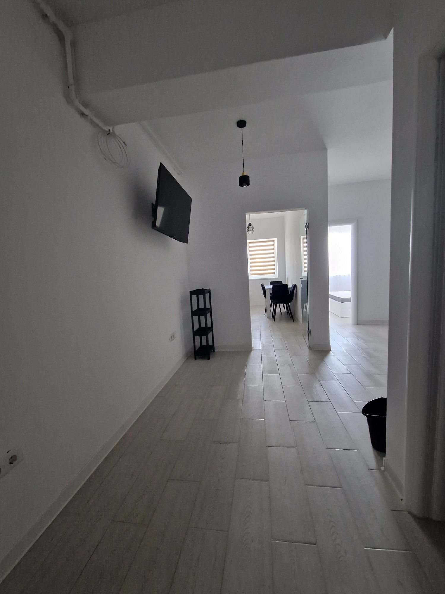 Inchiriez apartament