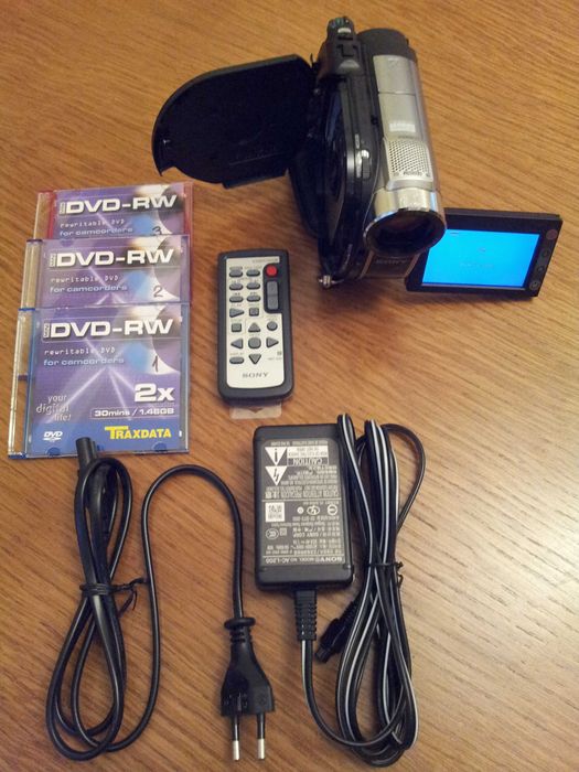 SONY camera video foto - DCR - DVD 310 E, inregis si pe mini DVD-+R/RW