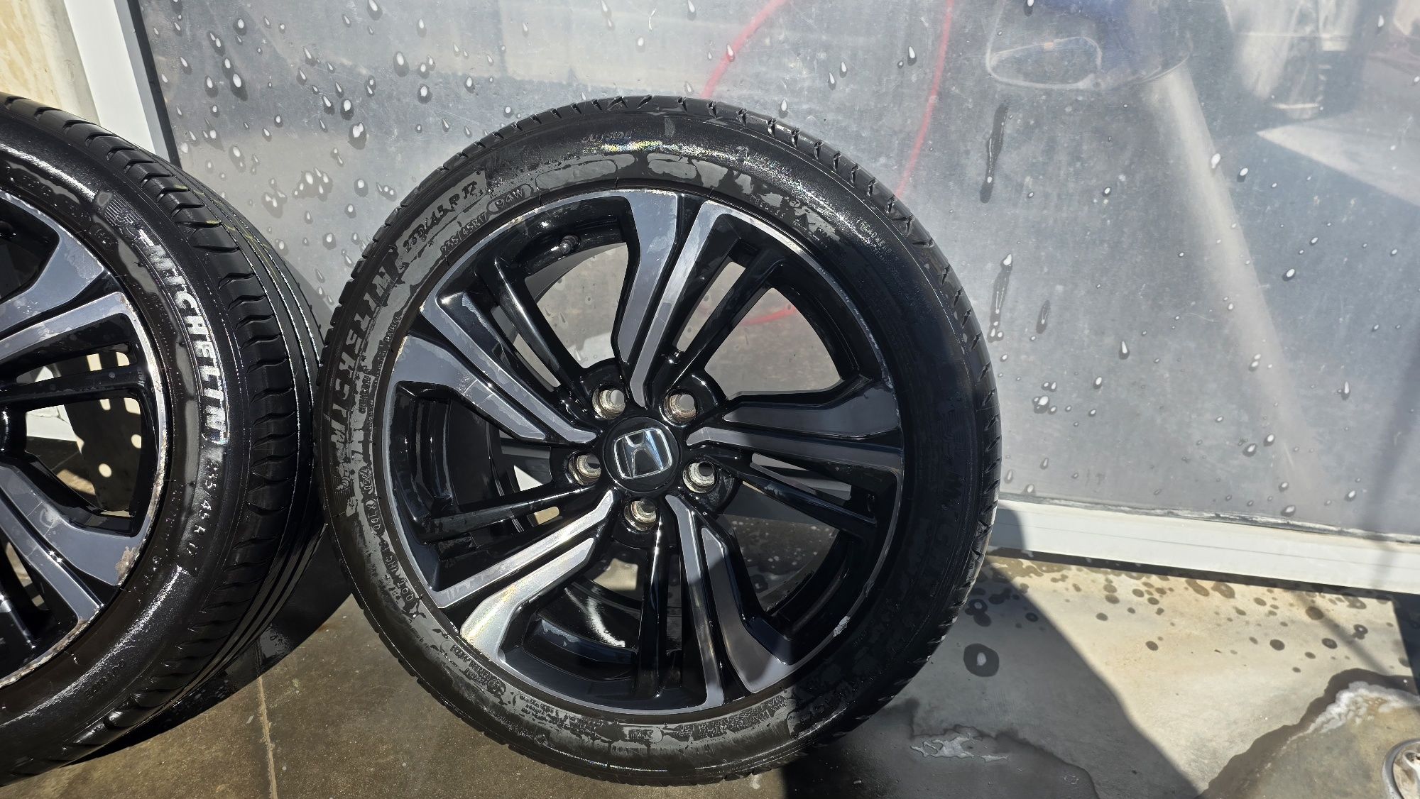 Оригинални джанти с гуми Michelin 235 45 R17 летни dot 2023