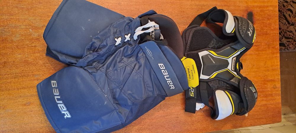 Продаю  детскую  хоккейную экипировку