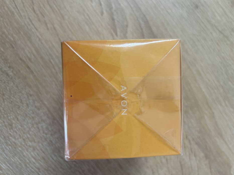 Apa de parfum Incandesscence femei