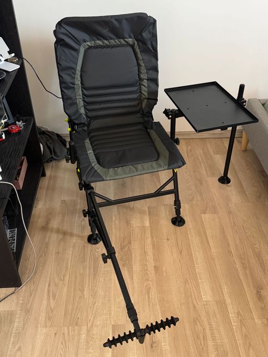 Vand scaun feeder + accesorii masuta si suporti lansete