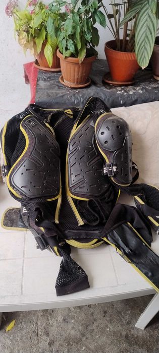 Ризница наколенки Ацербис