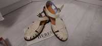 Продам новые кожаные женские сандалии Hereu