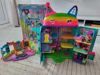 Vand Casuta lui Gabby + 5 camere + terasa