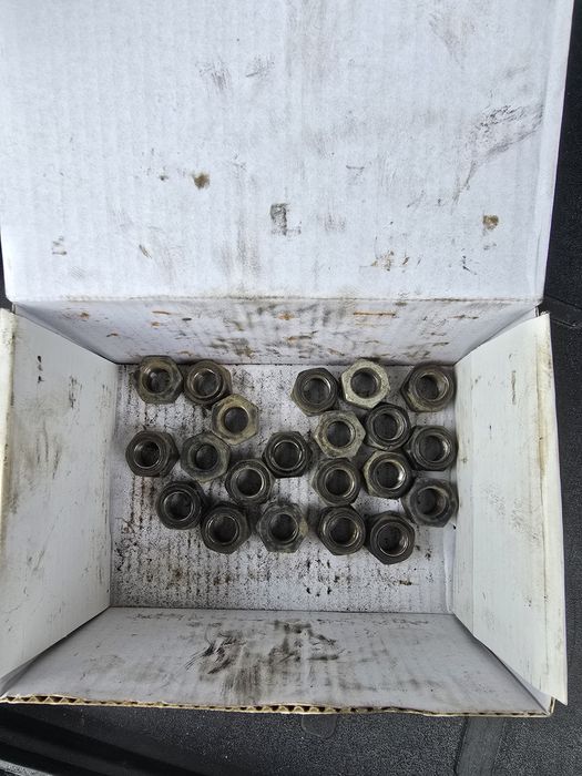 Vand pachet 4 jante tabla R16 + 2 cauciucuri de vara