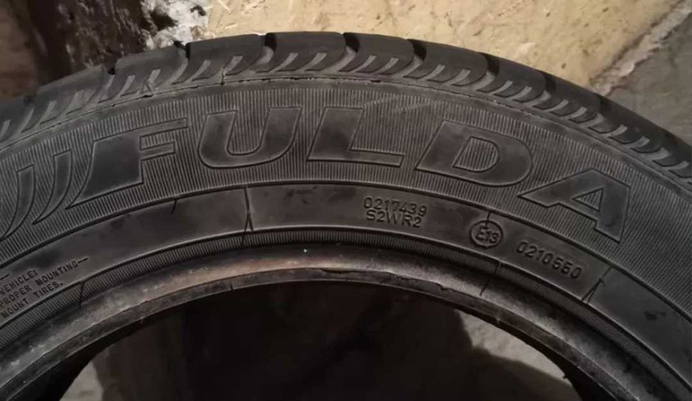 Продавам 2 броя летни гуми 165.65.14 на 1 сезон дот 2019 Debica