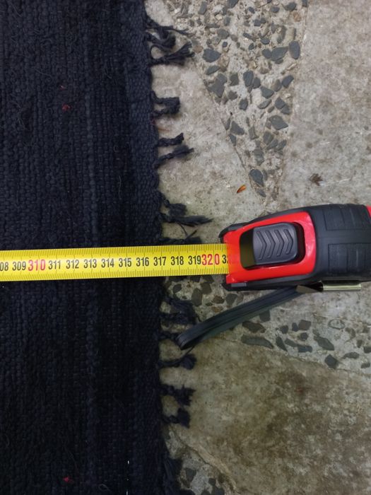 Шарени черги ръчно тъкани