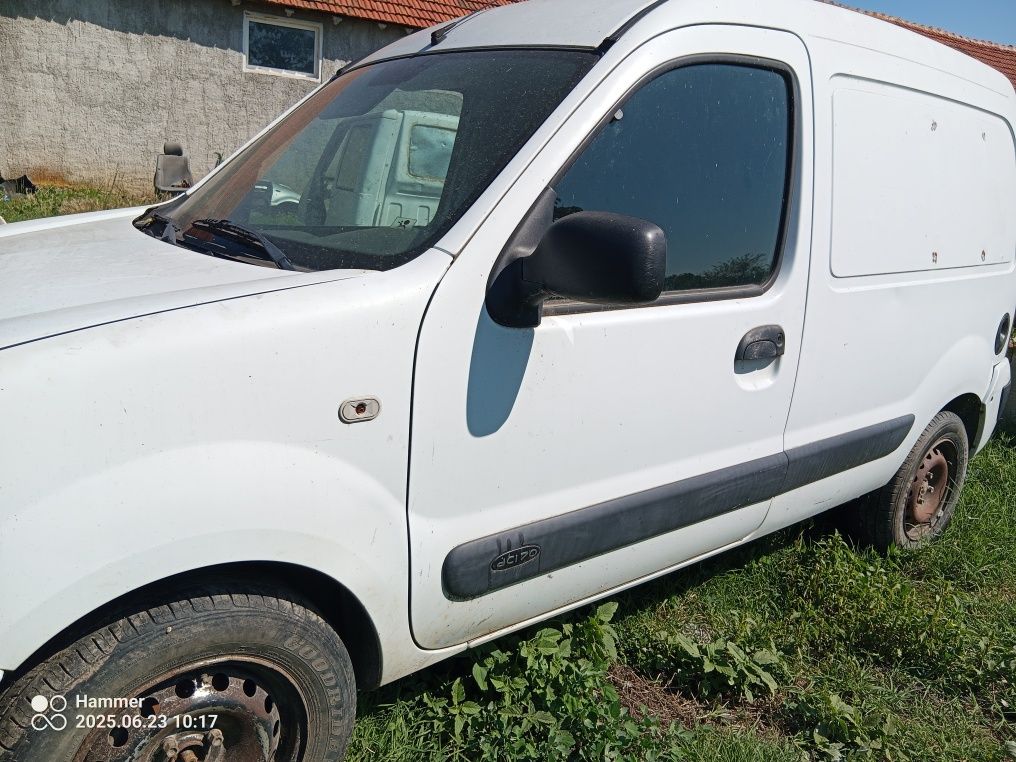 Продавам Рено kangoo 1.9 чист дизел на части