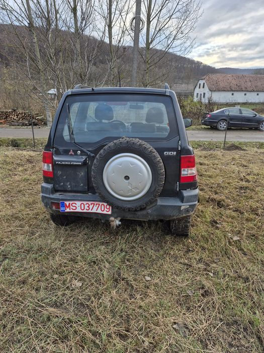 Vand mitsubishi pajero 2.0 benzina 2001