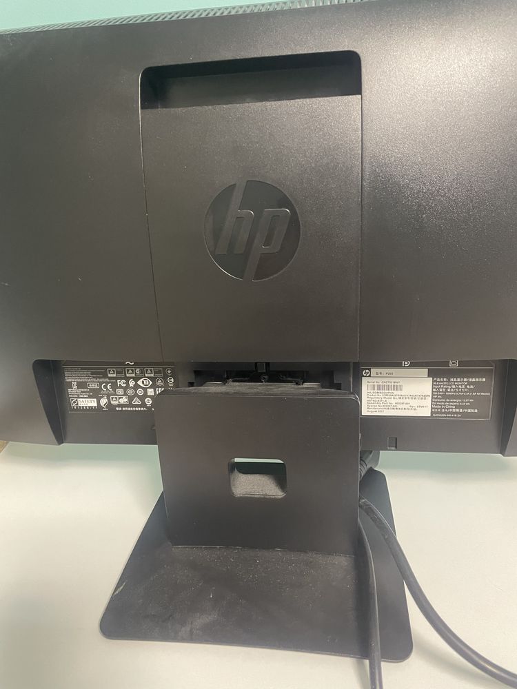 Мноитор -17 инча HP