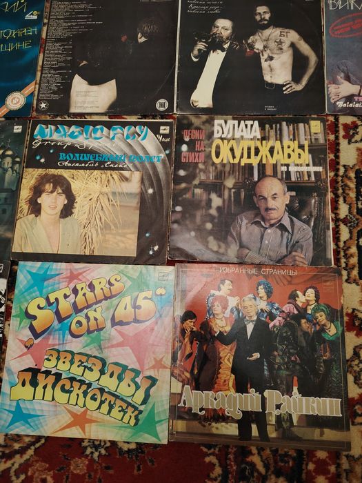 Продам виниловые пластинки известных рок групп и детские сказки.