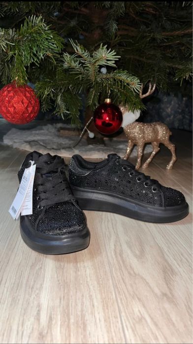 Sneakersi cu pietre Nine West